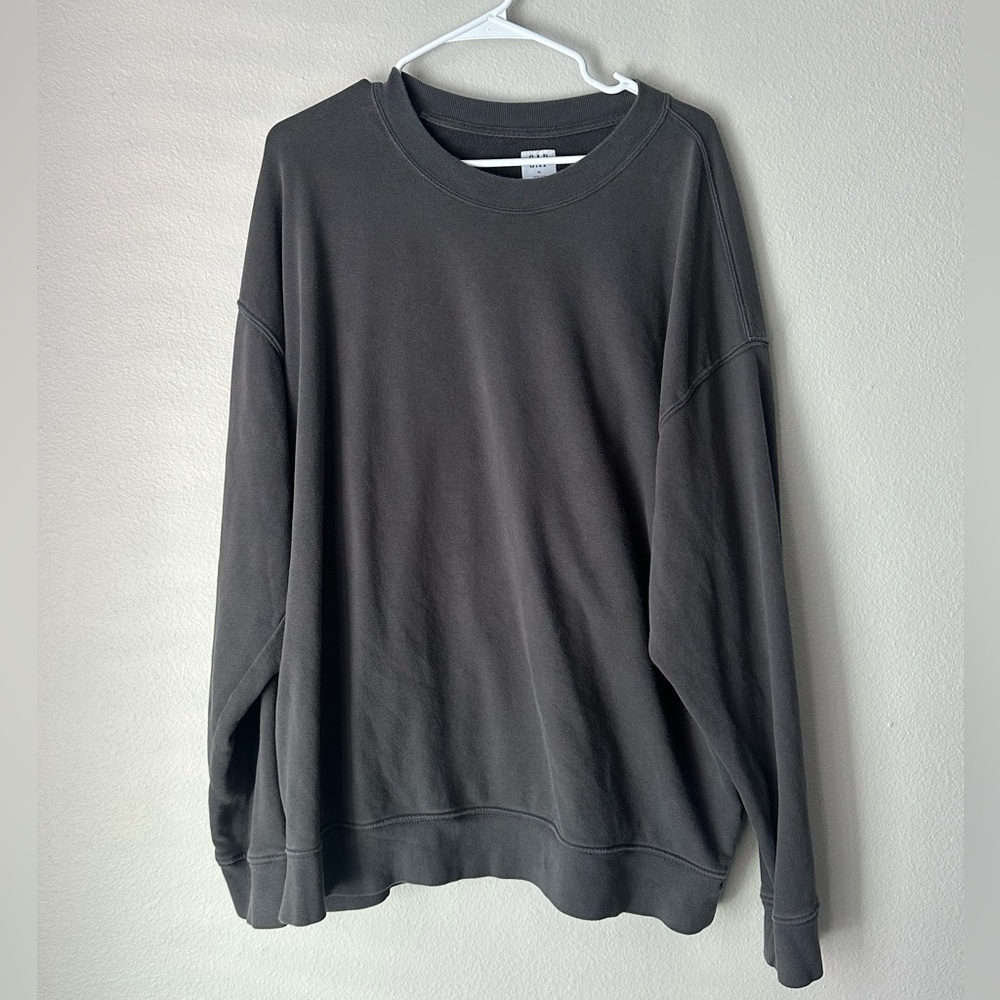 Men's Gray Gap crewneck sweatshirt